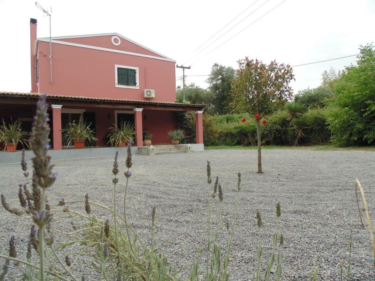 Birdsing Cottage Dassia  Exterior photo
